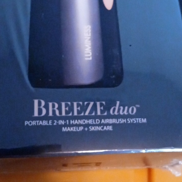 Luminess Breeze Duo Airbrush in Black and Gold With Medium Cosmetic Makeup - Picture 2 of 8